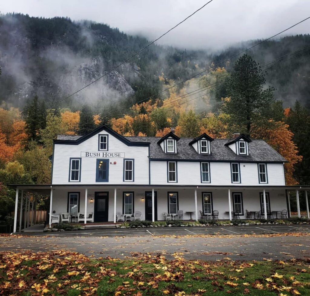 Top 5 Fall Hikes Near Stevens Pass: Explore the Beauty of Autumn Before the Snow Falls